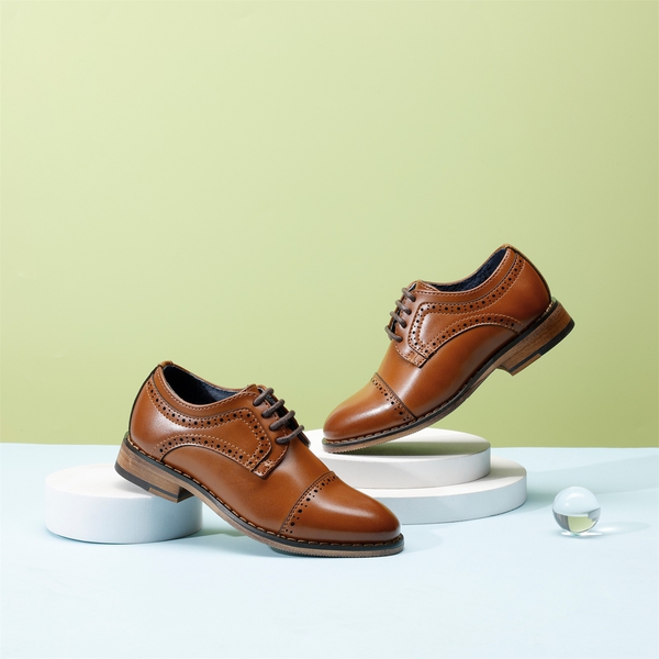Boys size 3 dress shoes top